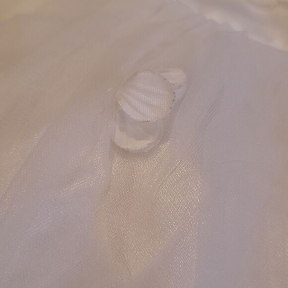 Girls formal dress in white size 2 - Picture 3 of 5